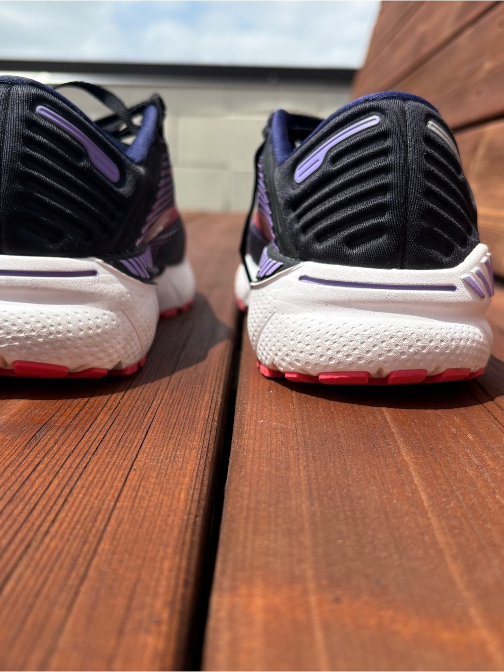 Brooks Adrenaline GTS 22 Women Shoes - BRAND NEW. Size 8.5 - Picture 4 of 10